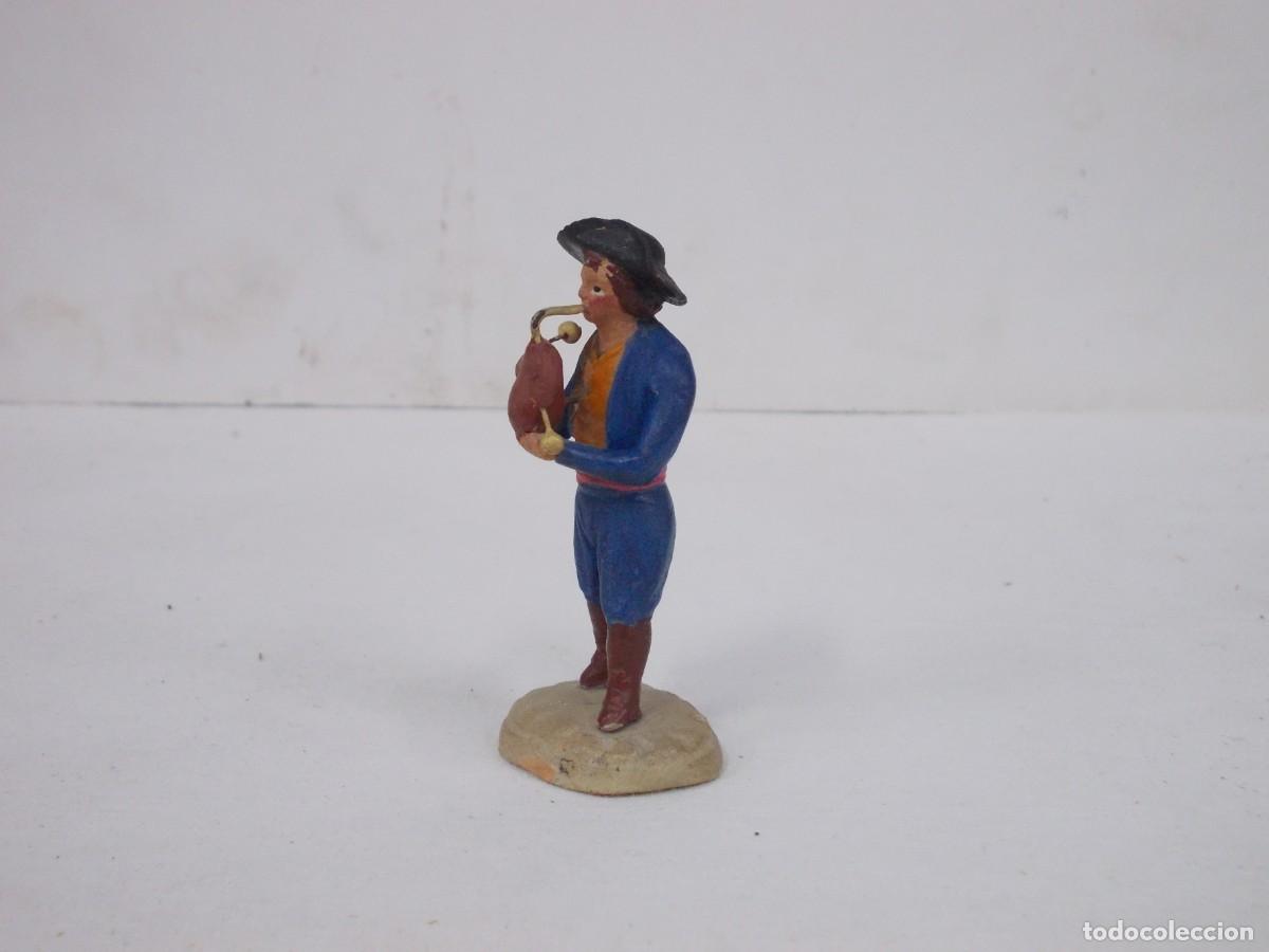 Figuras de Bel&eacute;n: PRECIOSA FIGURA DE BELEN S XIX MUSICO TOCANDO UNA GAITA