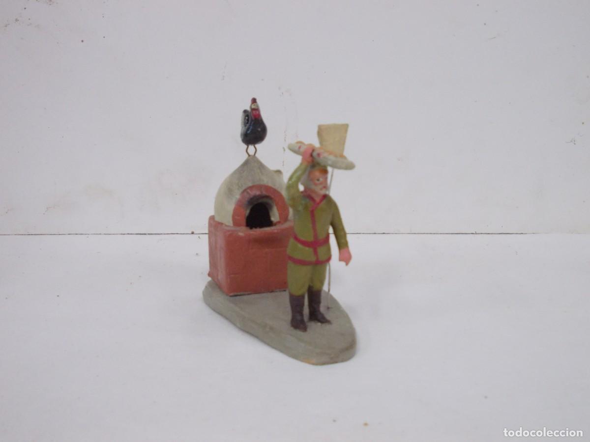 Figuras de Bel&eacute;n: ANTIGUA FIGURA DE BELEN PASTELERO CON TORTAS EN UN HORNO PANADERO