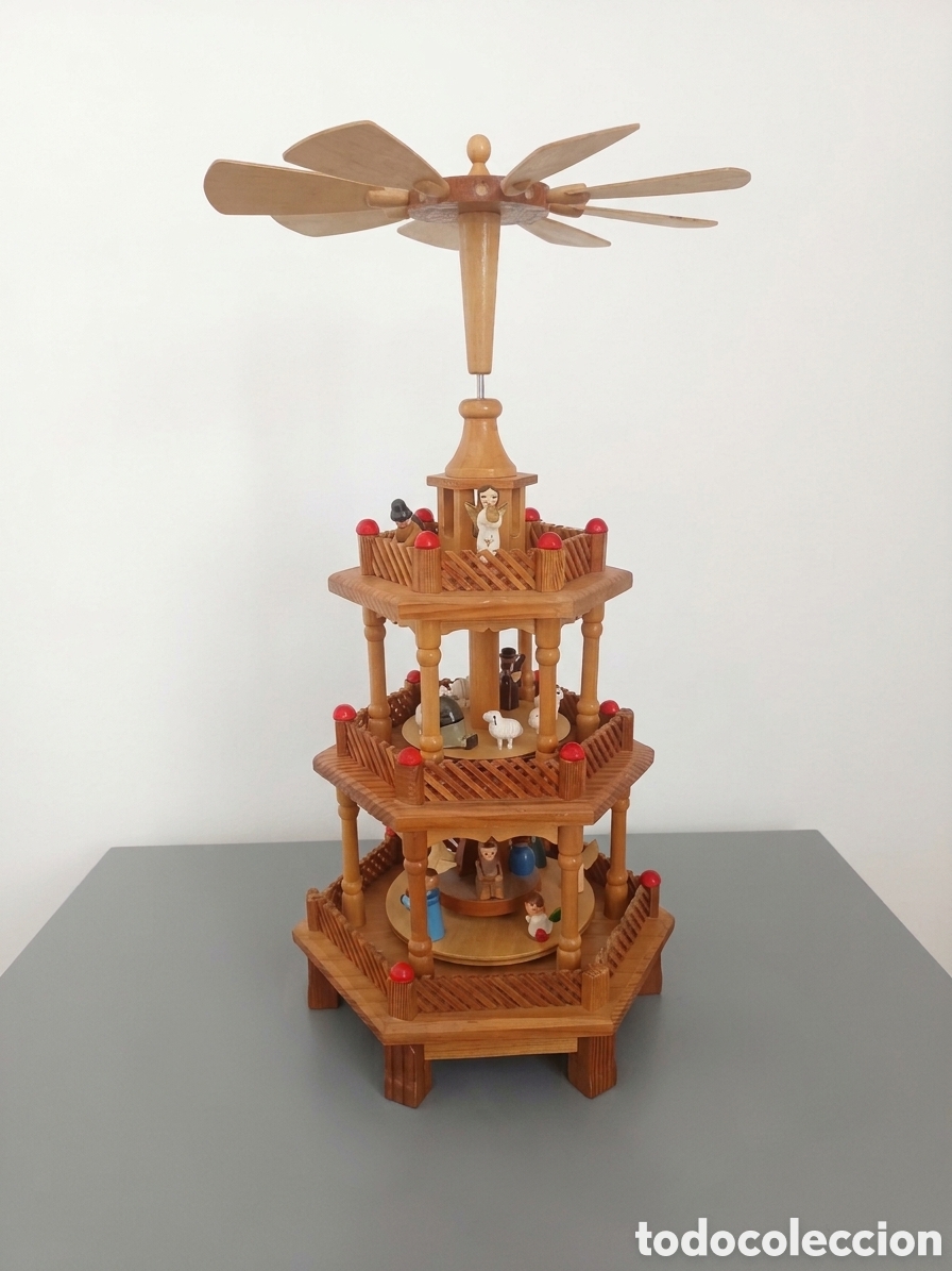 Figuras de Bel&eacute;n: Bel&eacute;n piramide alem&aacute;n con figuritas de madera
