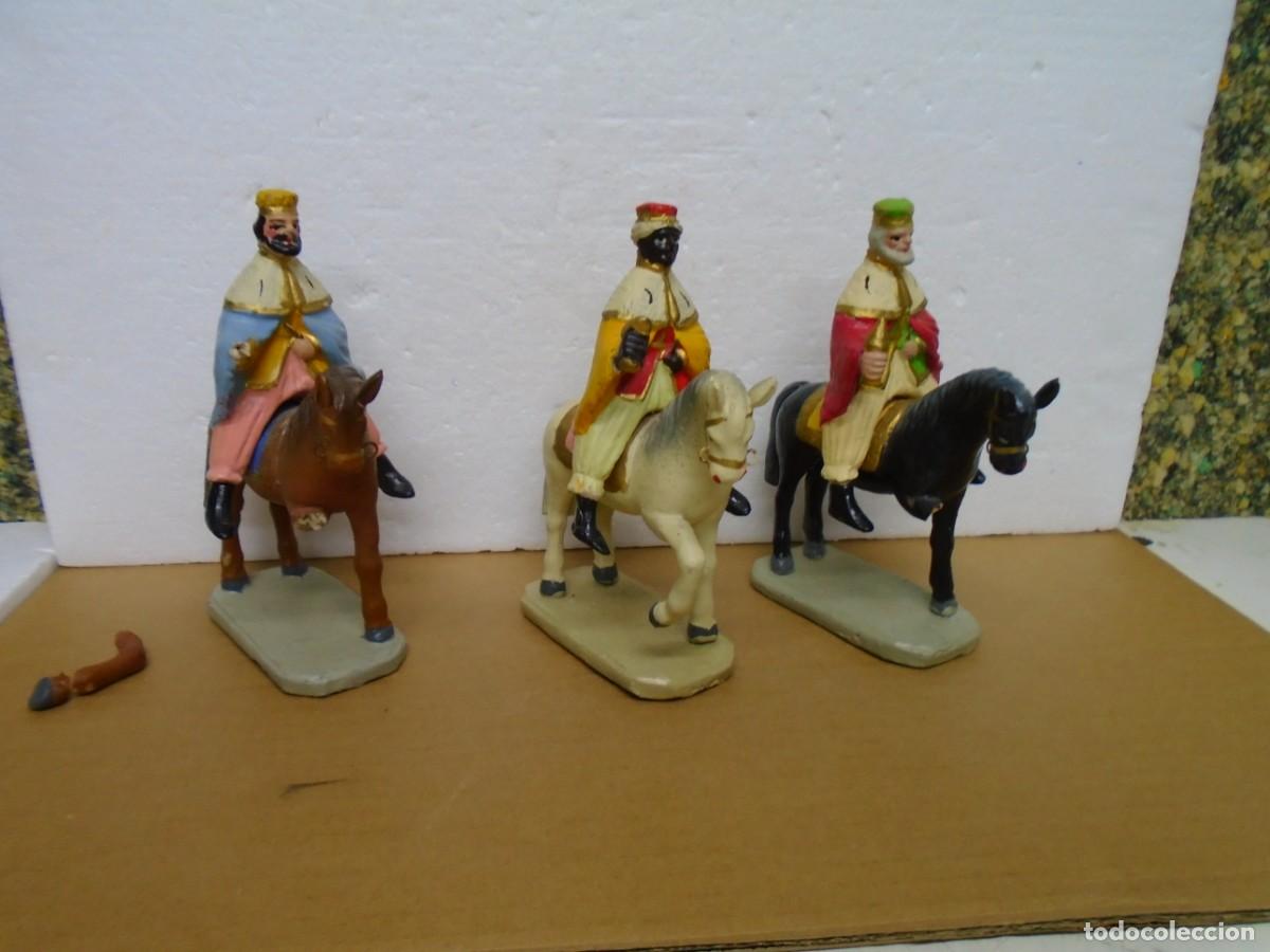 Figuras de Bel&eacute;n: ANTIGUAS FIGURAS DE BELEN O NACIMIENTO,REYES MAGOS DE ORIENTE A CABALLO,TERRACOTA MURCIANA.