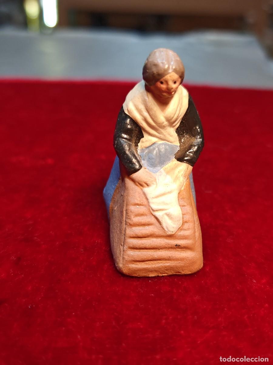 Figuras de Bel&eacute;n: figura bel&eacute;n antigua barro lienzado muy popular.lavandera. 5.5 x 4.5 cm