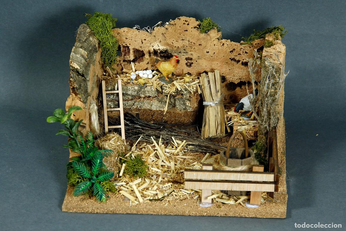 Figuras de Bel&eacute;n: COMPLETO GALLINERO EN MADERA, CORCHO, PL&Aacute;STICO, MUSGO... PARA BEL&Eacute;N, BUEN ESTADO. 20X20 CM. DE BASE.