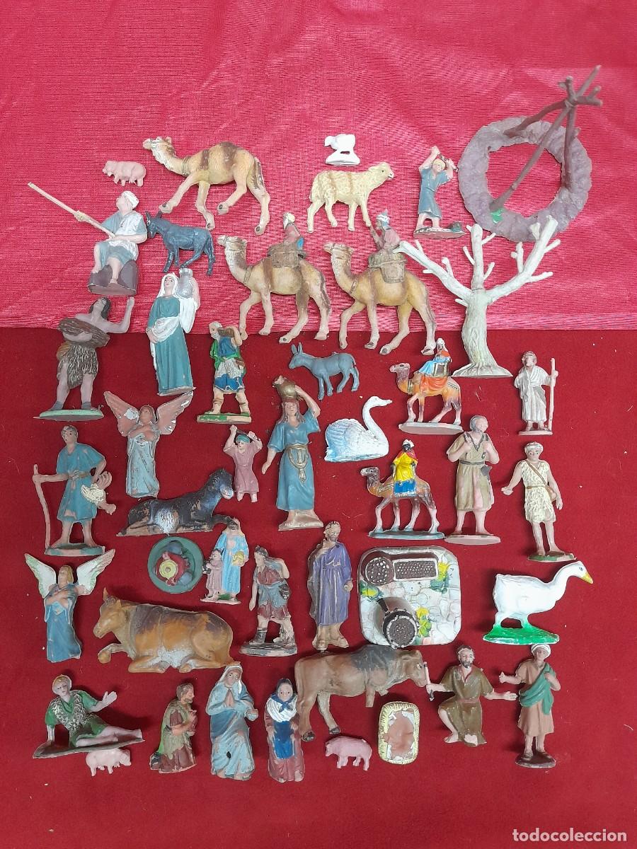 Figuras de Bel&eacute;n: Lote Antiguo de Figuras de Bel&eacute;n / Nacimiento - Pl&aacute;stico R&iacute;gido y Goma - 43 Piezas (Hasta 9 cm)