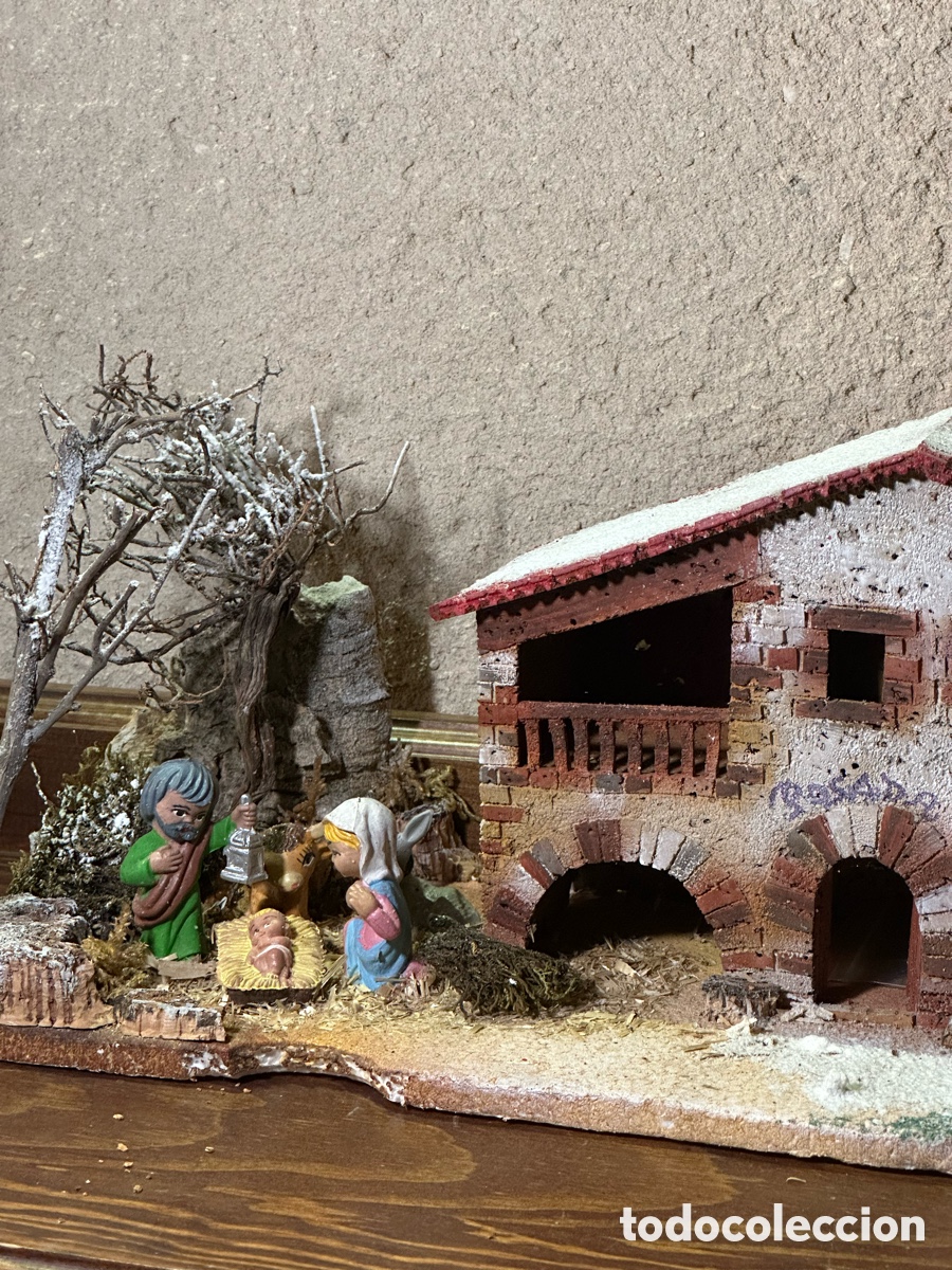 Figuras de Bel&eacute;n: Pueblo navide&ntilde;o, misterio y figuras de nacimiento en corcho policromado. Pozo molino &aacute;rboles piedras