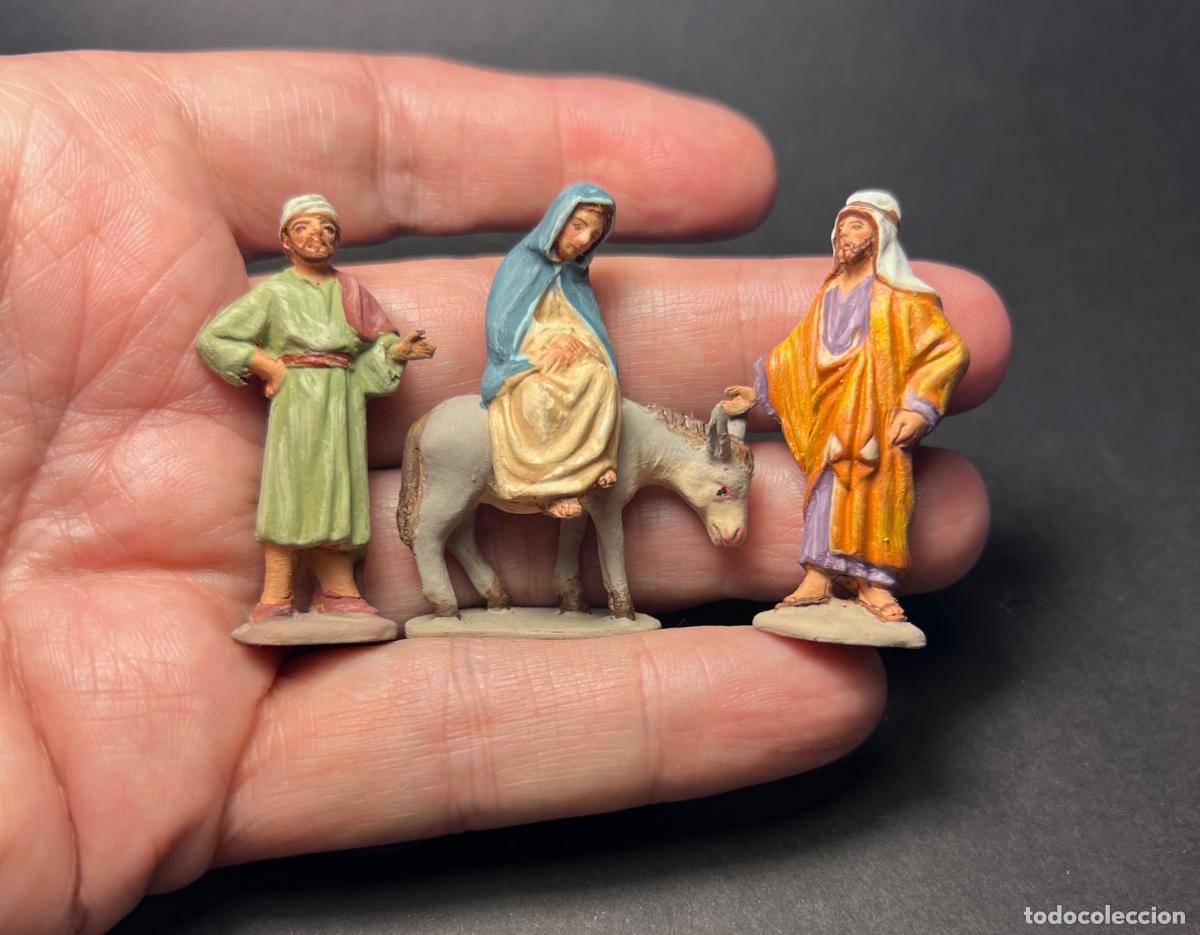 Figuras de Bel&eacute;n: Figuras de Bel&eacute;n. Pidiendo posada. Hermanos Castells. San Jos&eacute; 4,3 cm . Miniatura.
