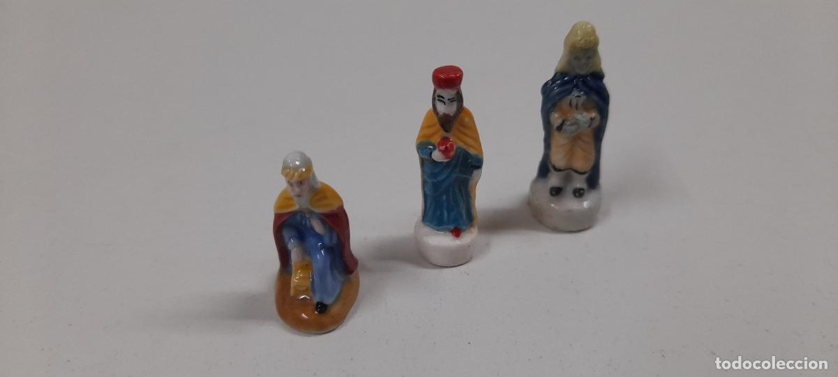 Figuras de Bel&eacute;n: LOS TRES REYES . FIGURAS REGALO DEL ROSCON DE REYES . REALIZADA EN PORCELANA