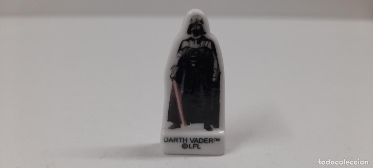 Figuras de Bel&eacute;n: DARTH VADER . TM LFL . FIGURA REGALO DEL ROSCON DE REYES . REALIZADA EN PORCELANA . ALTURA 3,5 CM