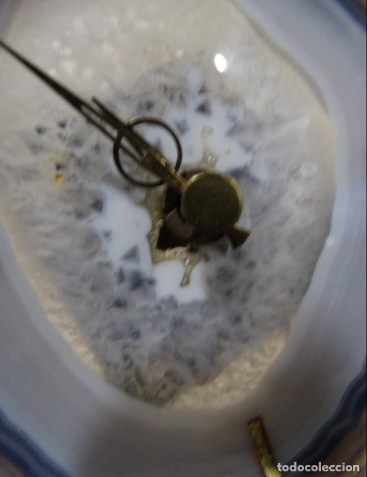 Coleccionismo de gemas: Piedra amatista con reloj. - Foto 2