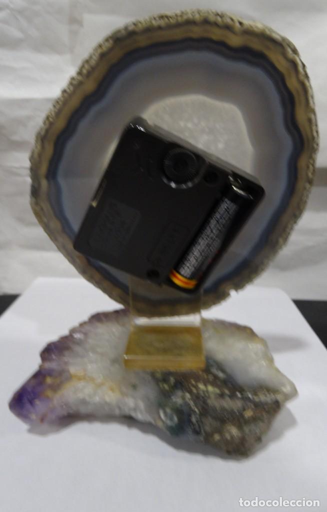 Coleccionismo de gemas: Piedra amatista con reloj. - Foto 3