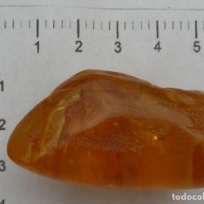 Colecionismo de pedras preciosas: TROZO DE ÁMBAR PULIDO PROCEDENTE DE MAR BÁLTICO. Lote 301925848