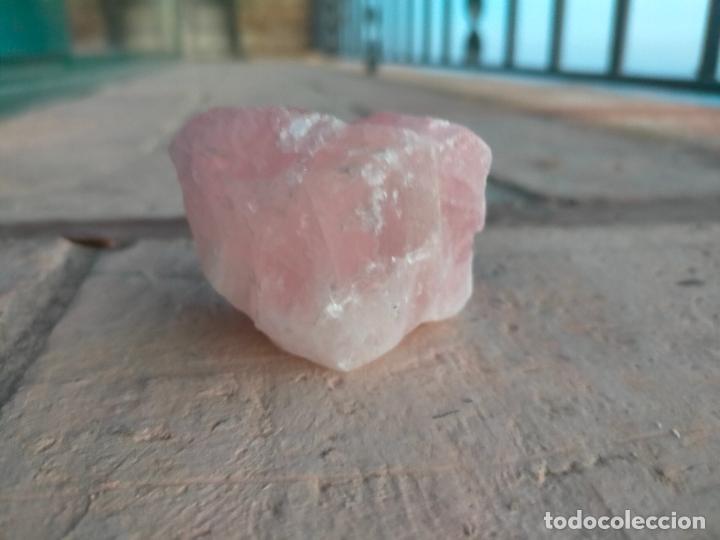 Coleccionismo de gemas: Mineral cuarzo rosa en bloque - Foto 1