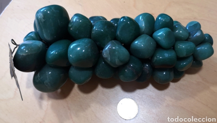 Coleccionismo de gemas: Racimo uvas +900 gr. &aacute;gata verde - Foto 2