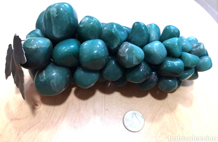 Coleccionismo de gemas: Racimo uvas +900 gr. &aacute;gata verde - Foto 1