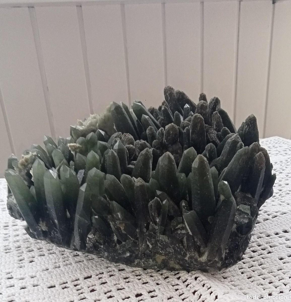 Coleccionismo de gemas: Magnifico Cluster de cuarzo verde de mongolia - Foto 3