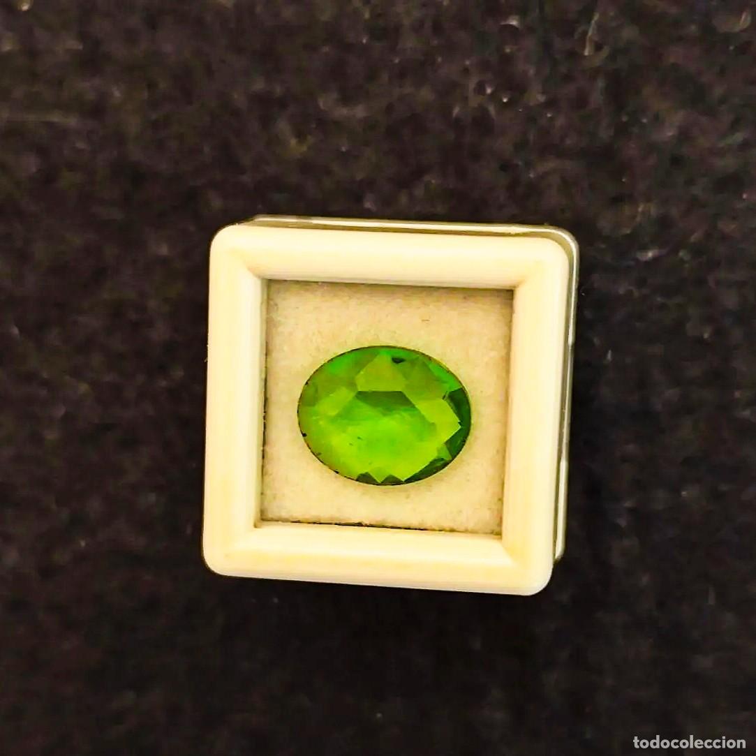 Gem collecting: ESMERALDA SINTETICA TALLA EN FORMA OVAL. MED. 10 X 8 MM. PESO 1,91 CTS