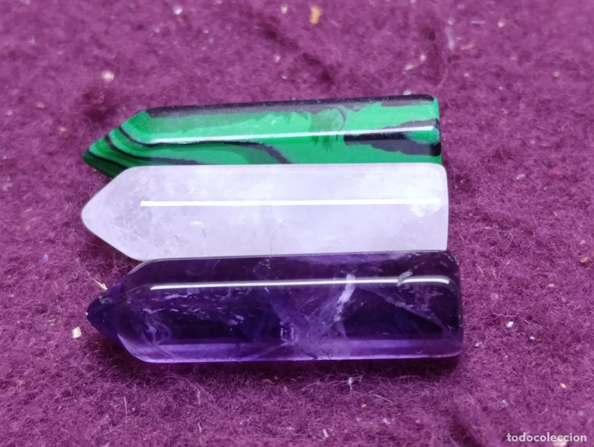 Collectionnisme de gemmes: SG8, Lote de 3 gemas pulidas con secci&oacute;n hexagonal, unos 63 kilates, con una punta