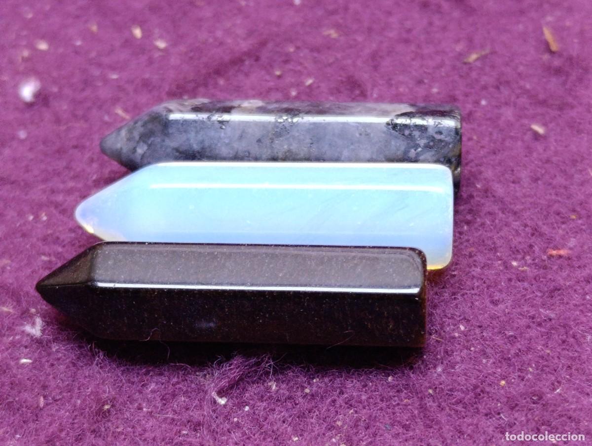 Collectionnisme de gemmes: SG9, Lote de 3 gemas pulidas con secci&oacute;n hexagonal, unos 65 kilates, con una punta