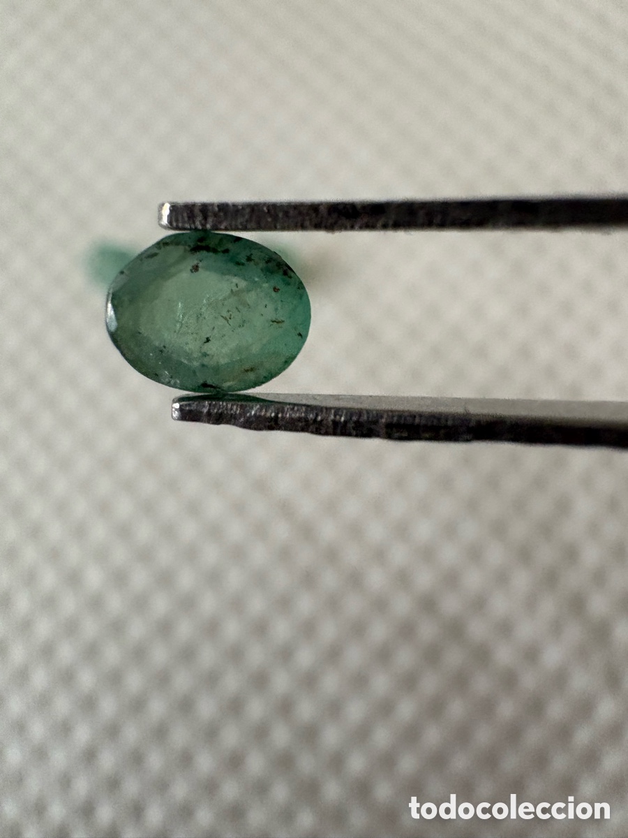 Coleccionismo de gemas: Lote de 3 Esmeraldas Naturales Talla Oval (~1.20 Cts en Total) - Certificadas por Gem&oacute;loga