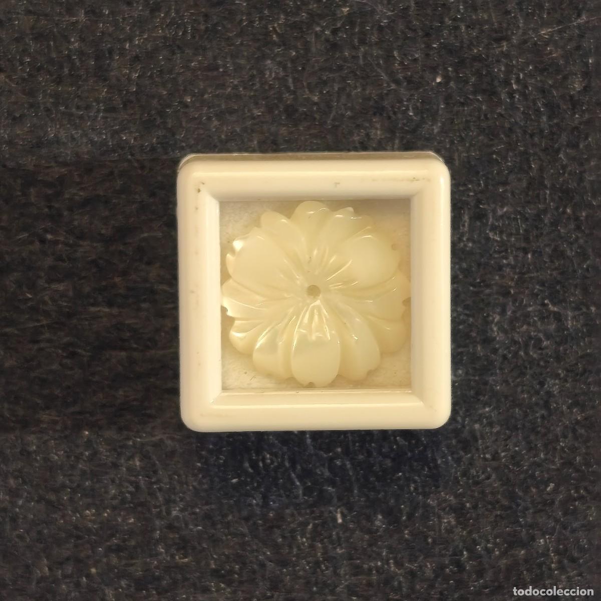 Colecionismo de pedras preciosas: NACAR BLANCO NATURAL TALLA FLOR. MED. 14 MM. PESO 2,93 CTS