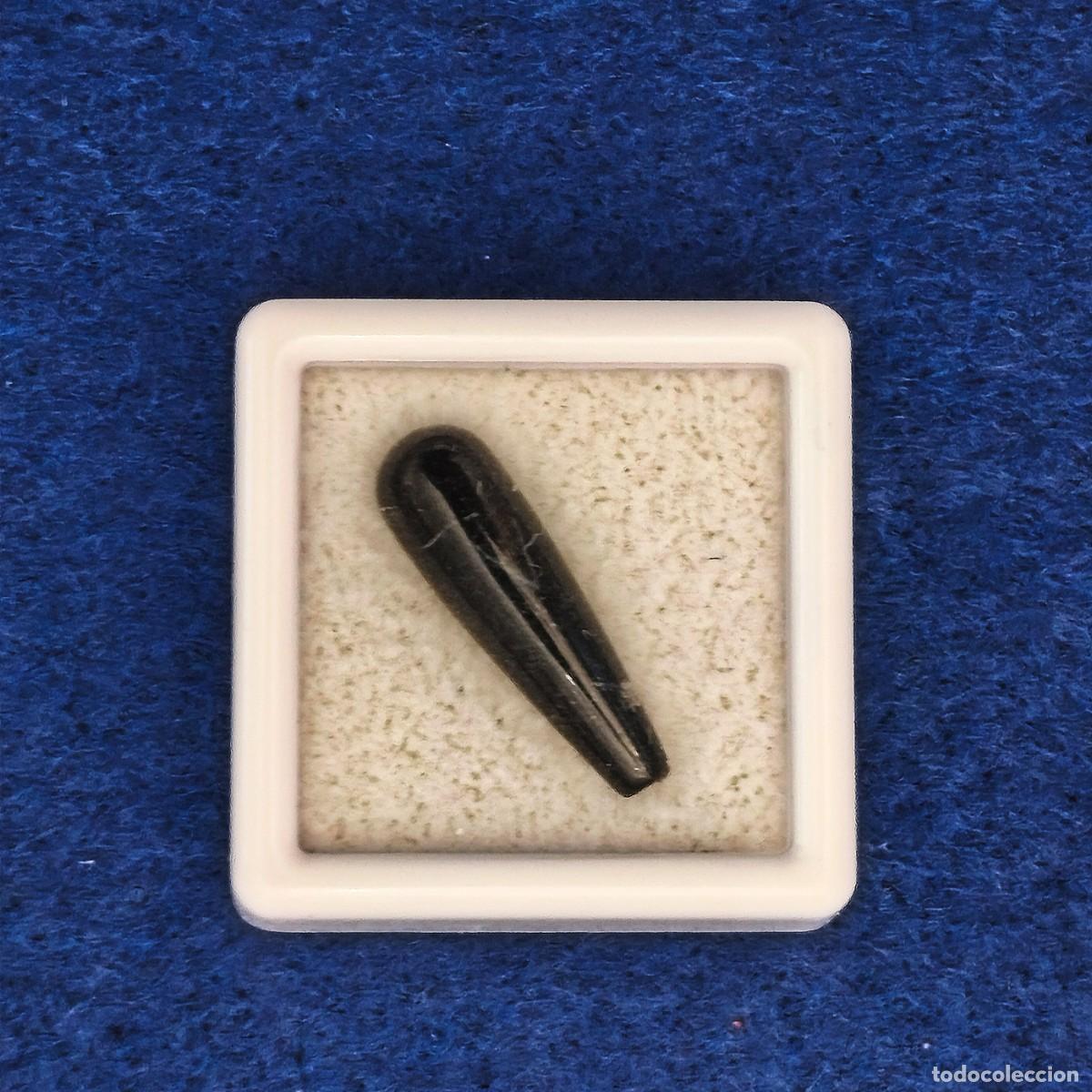 Gem collecting: ONICE NATURAL TALLA LAGRIMA. MED. 20 X 6 MM. PESO 5,22 CTS