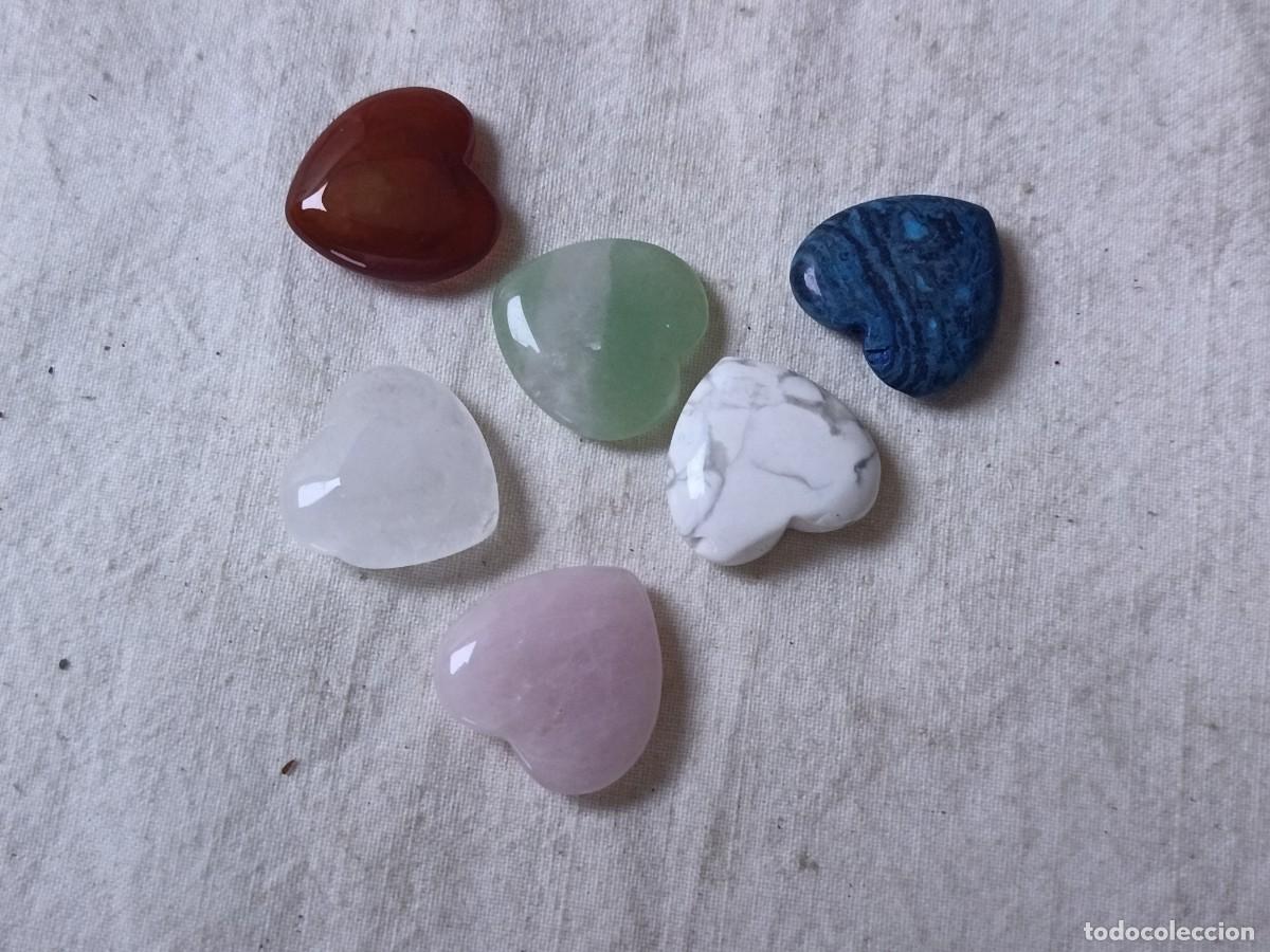 Coleccionismo de gemas: GP5, Lote de gemas pulidas, con forma de coraz&oacute;n, a identificar