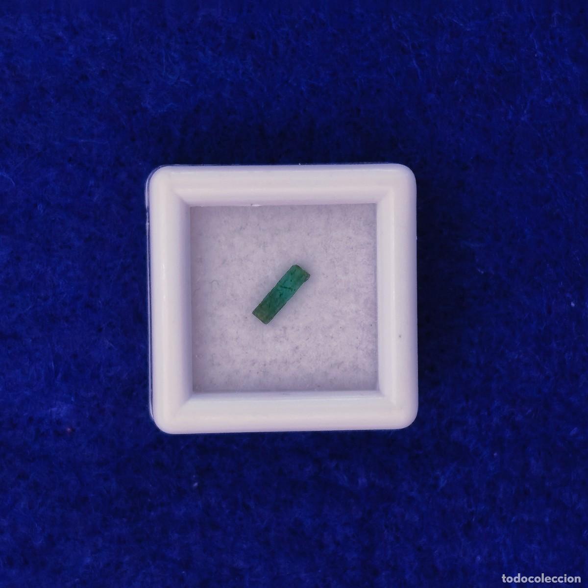 Coleccionismo de gemas: ESMERALDA COLOMBIANA NATURAL BRUTO 4,5 X 1,5 MM. PESO 0,08 CTS