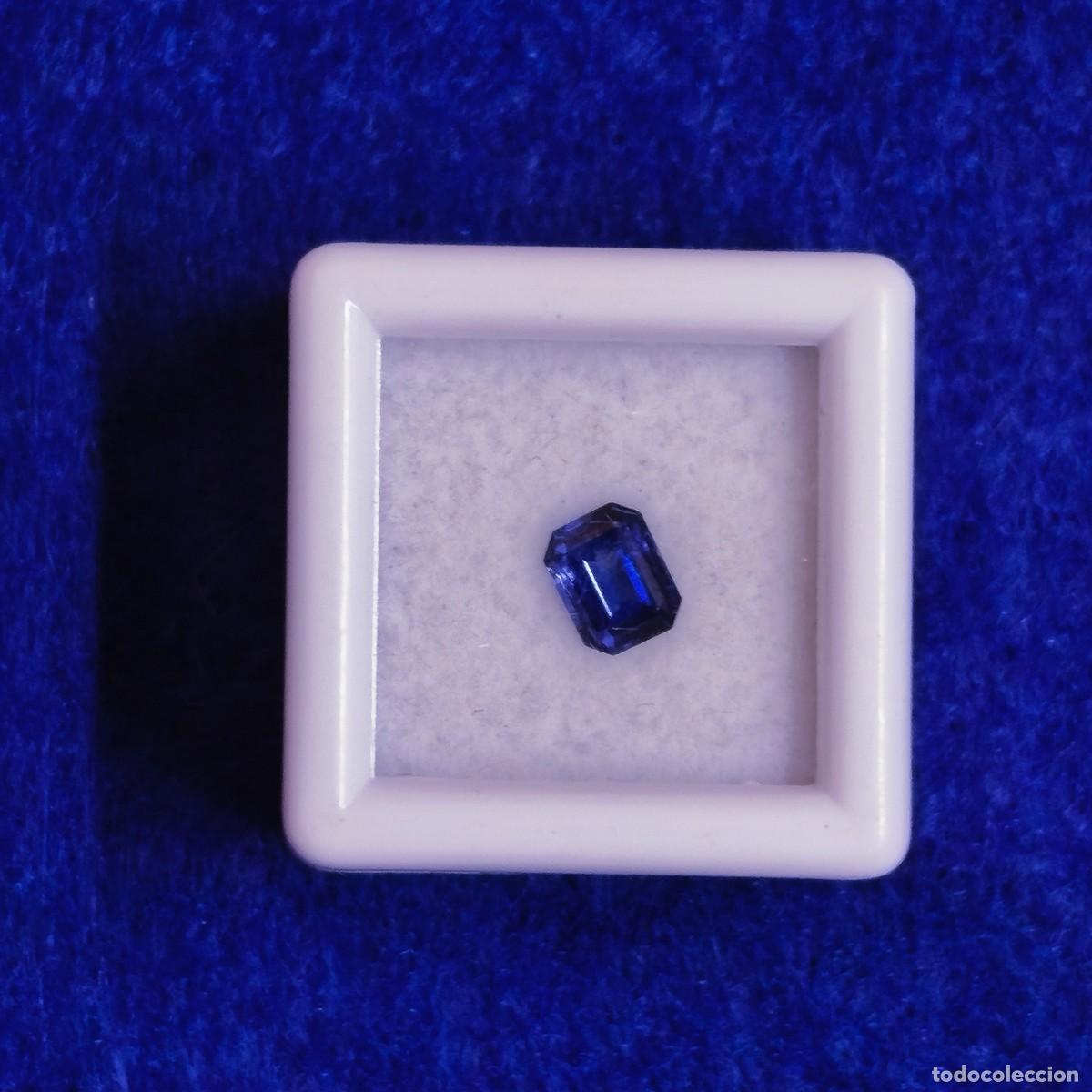 Sammlung von Edelsteinen: ZAFIRO AZUL EN TALLA ESMERALDA MED. 4 X 4 MM.PESO 0,31 CTS