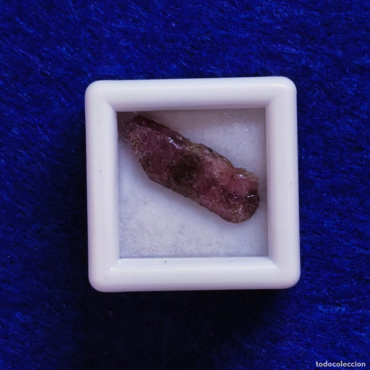 Collezionismo di gemme: RUBI NATURAL EN BRUTO. MED. 14,6 X 5 MM. PESO 3,61 CTS.