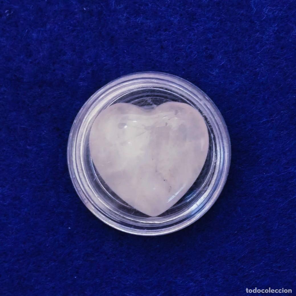 Gem collecting: CUARZO NATURAL TALLA CORAZON. MED. 22 X 22 MM. PESO 18,70 CTS