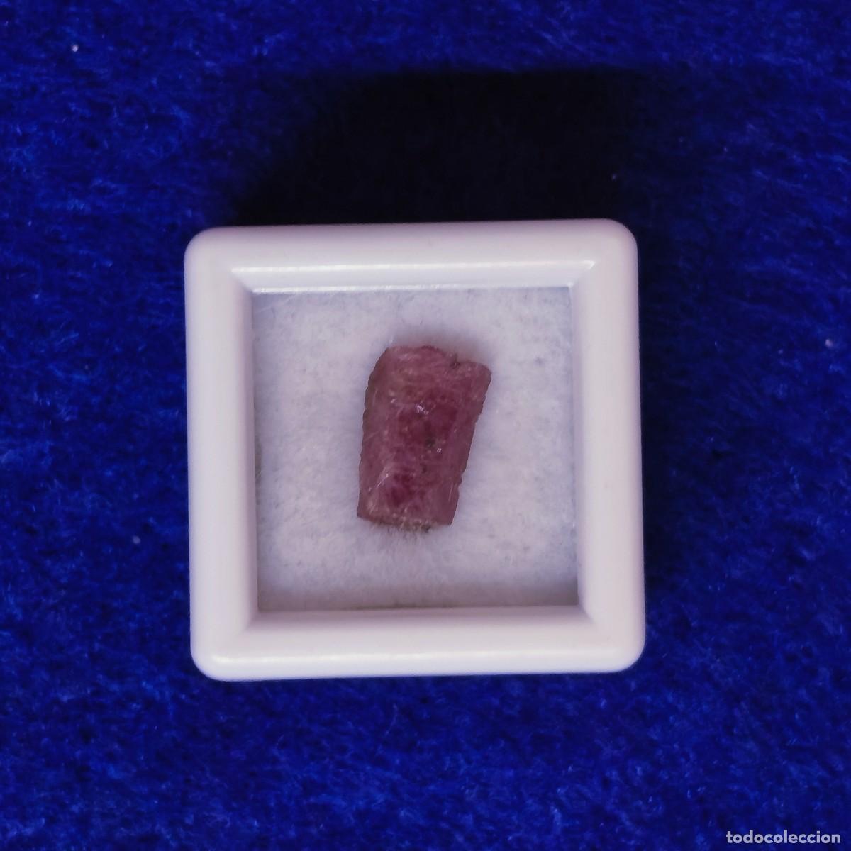 Collectionnisme de gemmes: RUBI NATURAL EN BRUTO. MED. 8,5 X 4,5 MM. PESO 1,94 CTS.