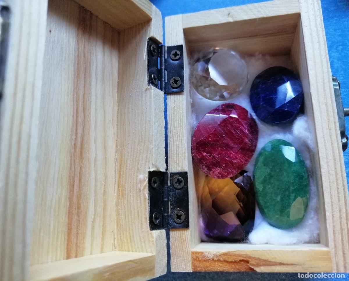 Gem collecting: LOTE DE 5 PIEDRAS SEMI PRECIOSAS: RUB&Iacute;+ZAFIRO+ESMERALDA (OPACOS)+2 CUARZOS: 312 QUILATES TOTAL.