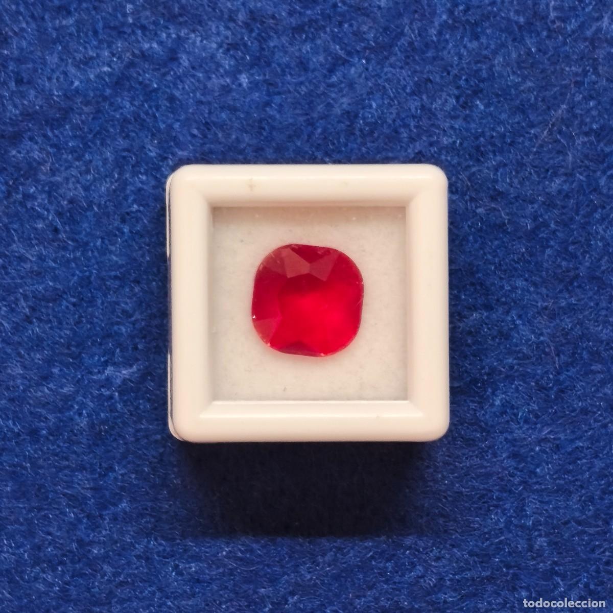 Sammlung von Edelsteinen: RUBI SINTETICO EN TALLA COJIN 8 X 8 MM. PESO 1,57 CTS
