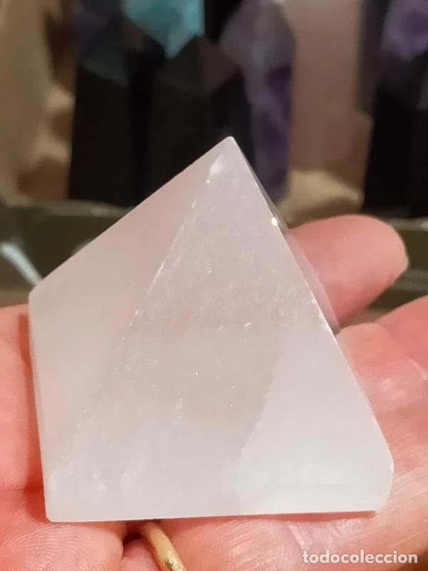 Coleccionismo de gemas: Piramide di Selenite bianca - Foto 1