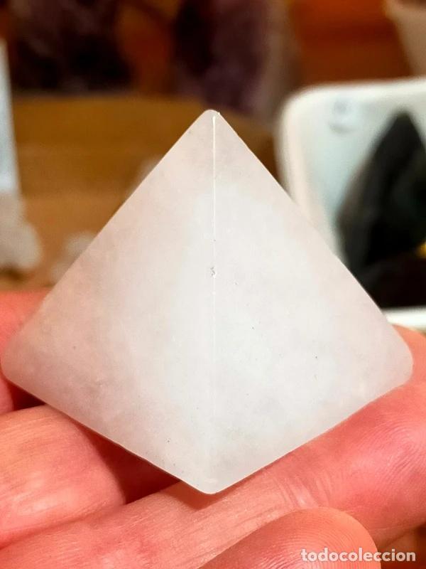 Gem collecting: Piramide in Quarzo Latte