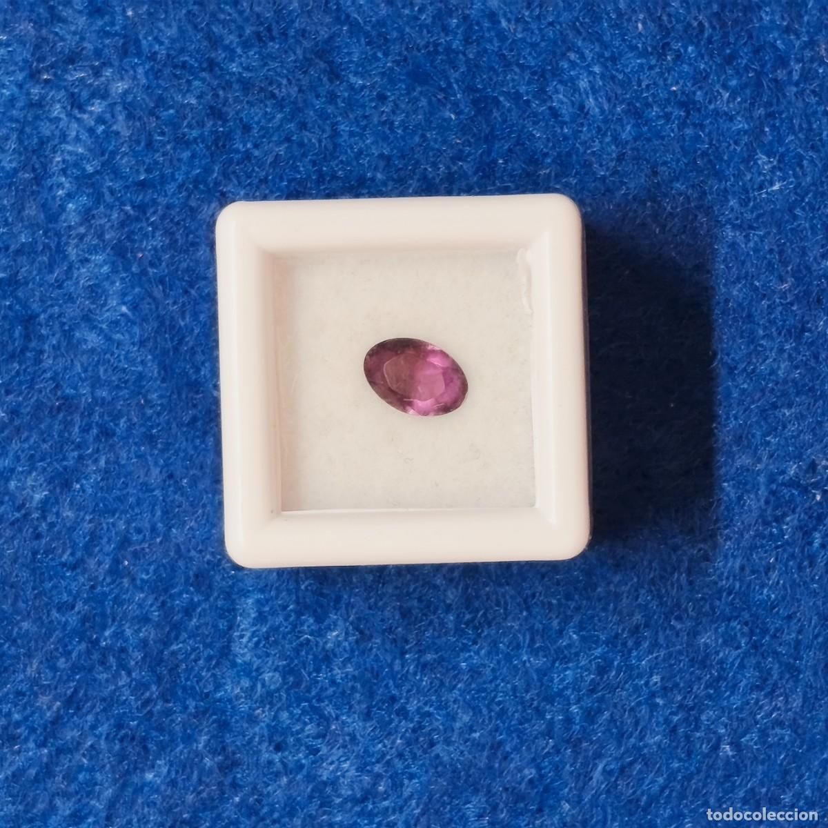 Gem collecting: AMATISTA OVAL. MED. 5 X 3,5 MM. PESO 0,40 CTS