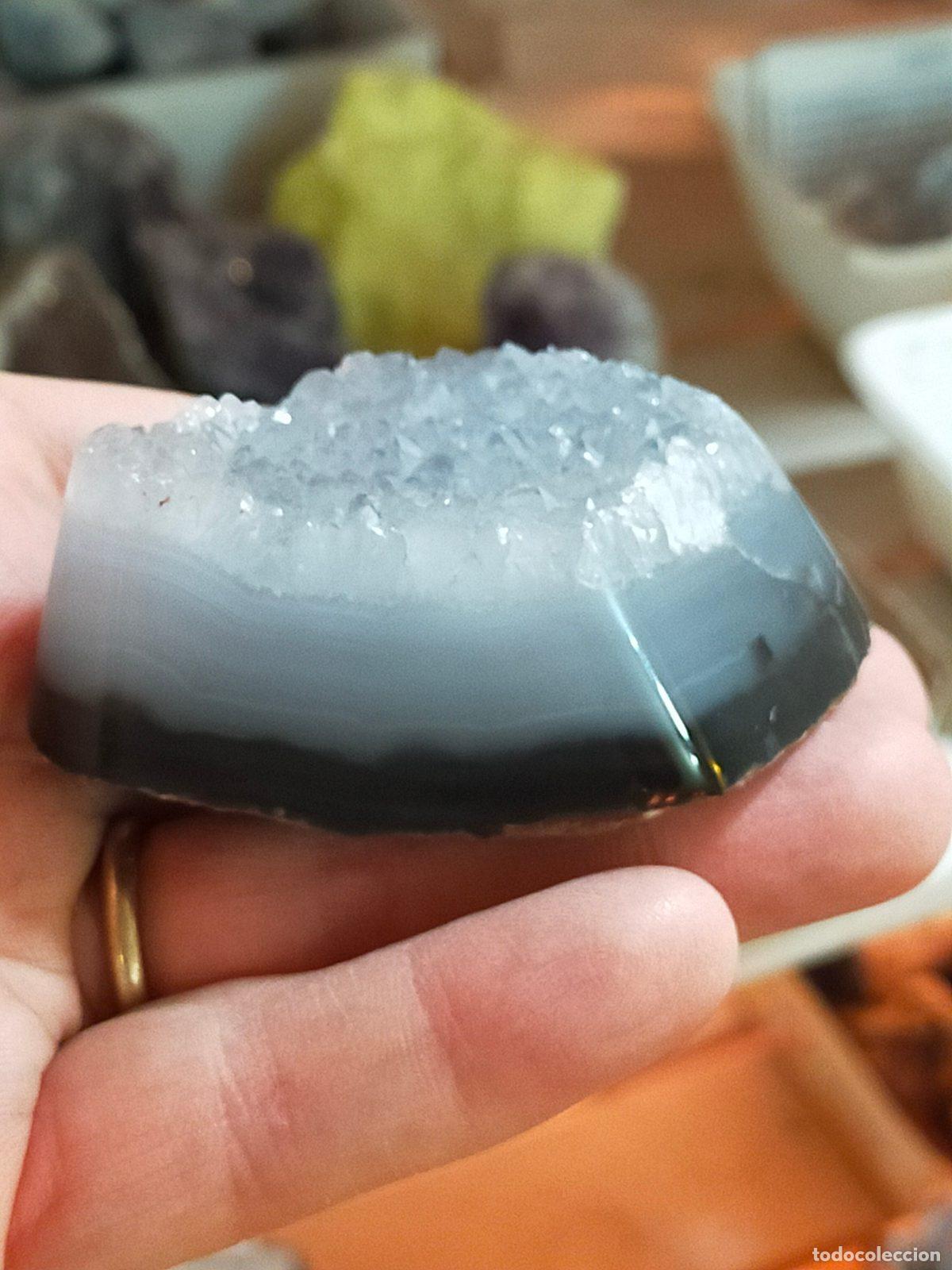 Coleccionismo de gemas: Geode in Agata e Quarzo Naturale - Cristallo Armonizzante per Soggiorno e Camera da Letto