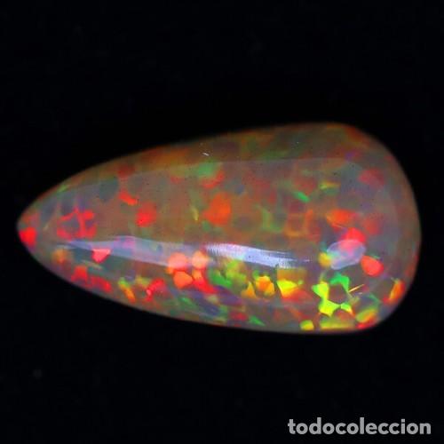 Colecionismo de pedras preciosas: 4,42 CT Impresionante &oacute;palo seminegro con juego de colores arco&iacute;ris y patr&oacute;n de panal