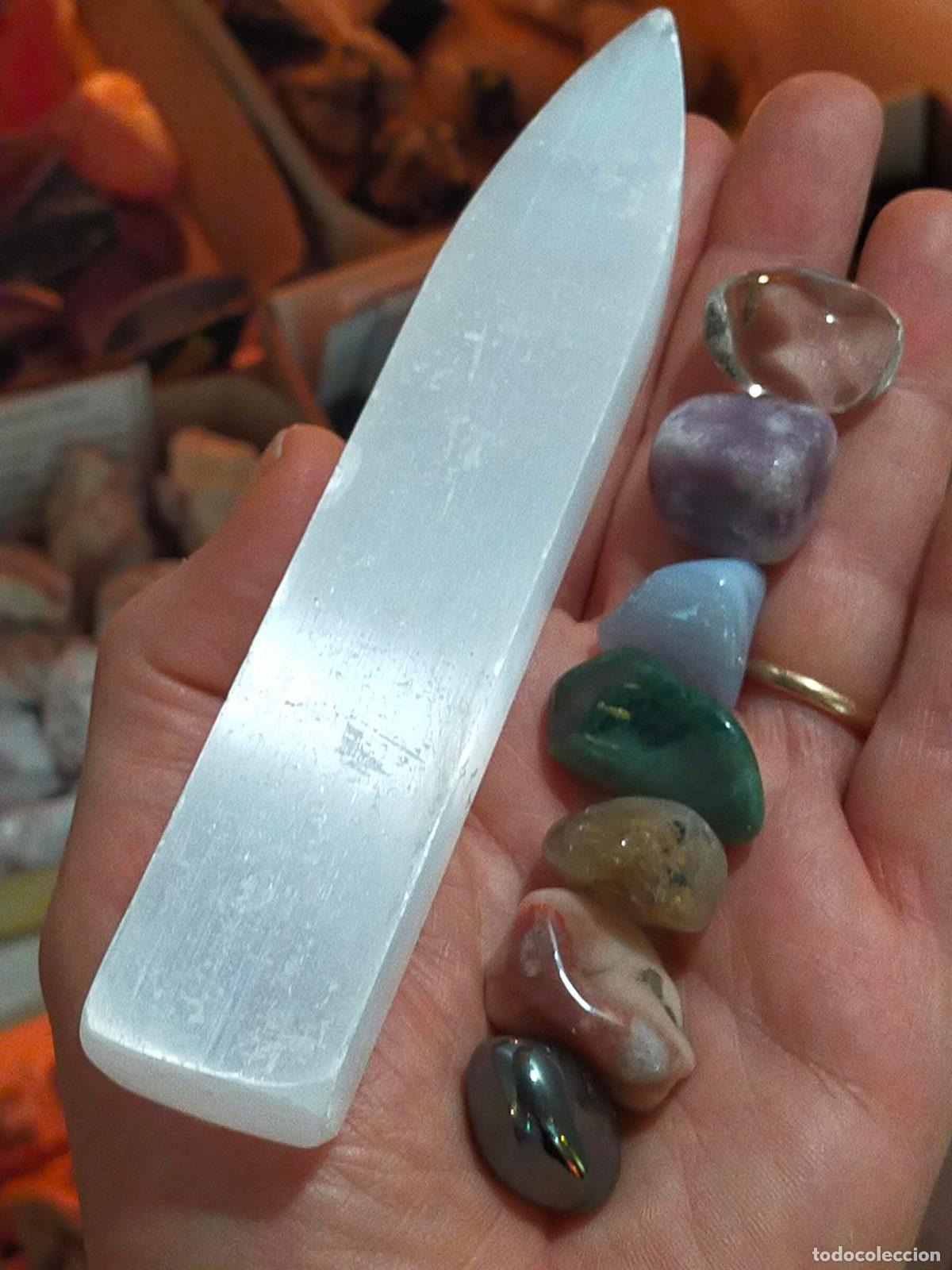 Coleccionismo de gemas: Set 7 Chakra con Bacchetta in Selenite 15cm - Cristalli Naturali per Meditazione e Cristalloterapia