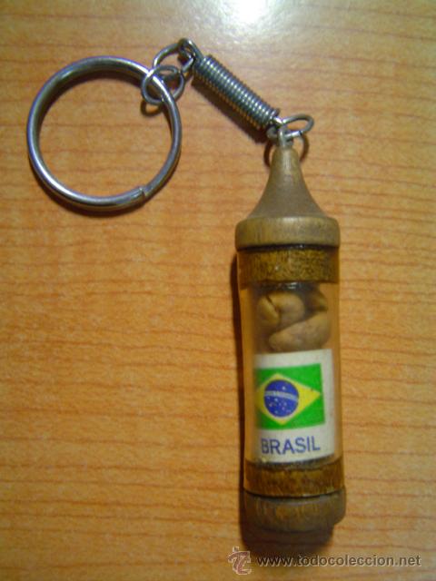 Collection of Keychains: LLAVERO CON GRANOS DE CAFE BRASIL