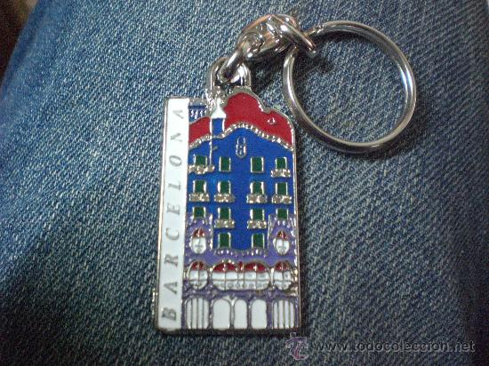 Sammlung von Schl&uuml;sselanh&auml;ngern: LLAVERO EDIFICIO CASA BATLL&Oacute; BARCELONA