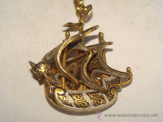 Collectionnisme de portes-cl&eacute;s: PRECIOSO LLAVERO DE BARCOS. GRAN GALE&Oacute;N - CARABELA. VELAS CON CRUZ DE MALTA. DORADO.