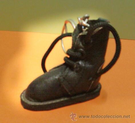 Coleccionismo de llaveros: llavero - bota tipo militar - cuero y cadena metal - sin estrenar