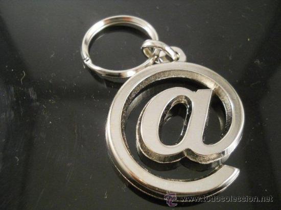 Collectionnisme de portes-cl&eacute;s: llavero arroba metal cromado