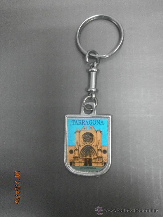 Collection of Keychains: LLAVERO TARRAGONA REVERSO BANDERA