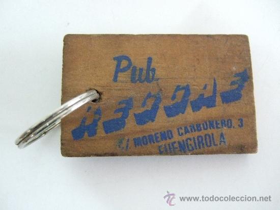 Collectionnisme de portes-cl&eacute;s: LLAVERO PLACA DE MADERA - PUB REGGAE - FUENGIROLA - AL OTRO LADO CHISTE SOBRE EL TRABAJO