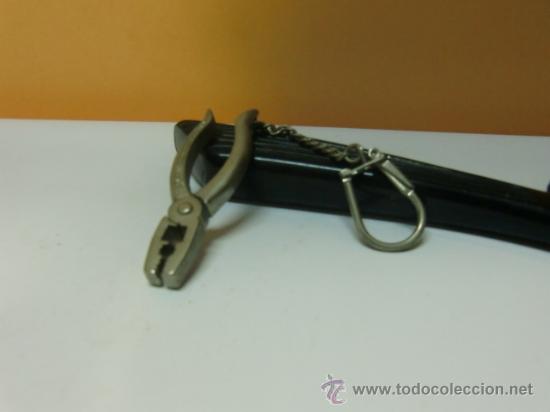 Coleccionismo de llaveros: Llavero. Alicates de metal - Foto 1