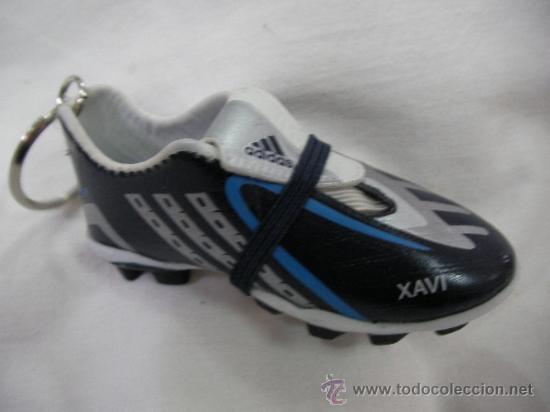 Coleccionismo de llaveros: LLAVERO BOTA XAVI - ENVIO GRATIS A ESPA&Ntilde;A