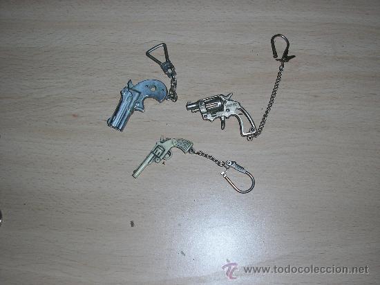 Coleccionismo de llaveros: TRES LLAVEROS DE PISTOLAS - Foto 1