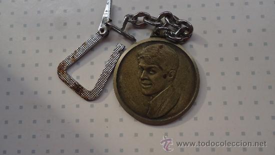 Coleccionismo de llaveros: Llavero antiguo cantante Rafael a&ntilde;os 70