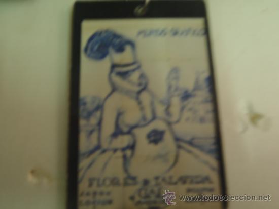 Sammlung von Schl&uuml;sselanh&auml;ngern: LLAVERO DE PERFUMERIA GAL MADRID JABON HENO DE PRAVIA.